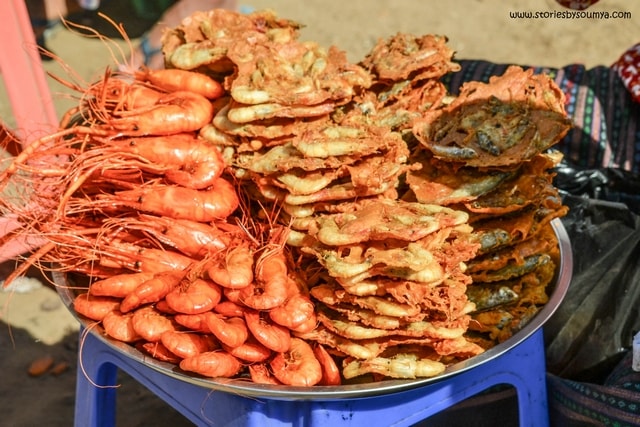 Deep Fried Shrimps in Bagan | Myanmar Traditional Food | Must-try dishes of Burmese Cuisine | Stories by Soumya