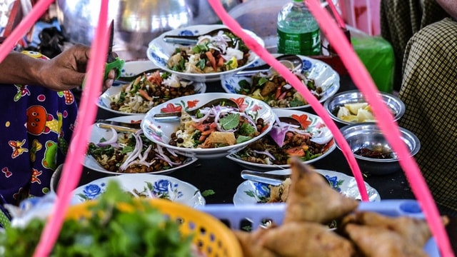 Getting ready for some Samosa Thoke | Myanmar Traditional Food | Must-try dishes of Burmese Cuisine | Stories by Soumya