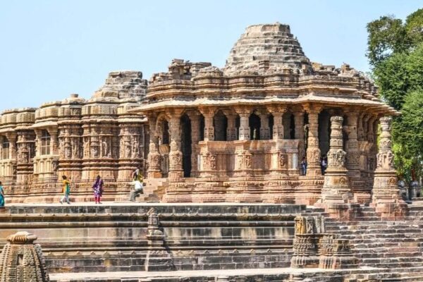 Modhera Sun Temple Gujarat: History + Architecture + Travel Tips You’ll Love