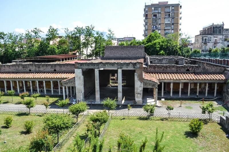 Villa di Poppaea | Stories by Soumya