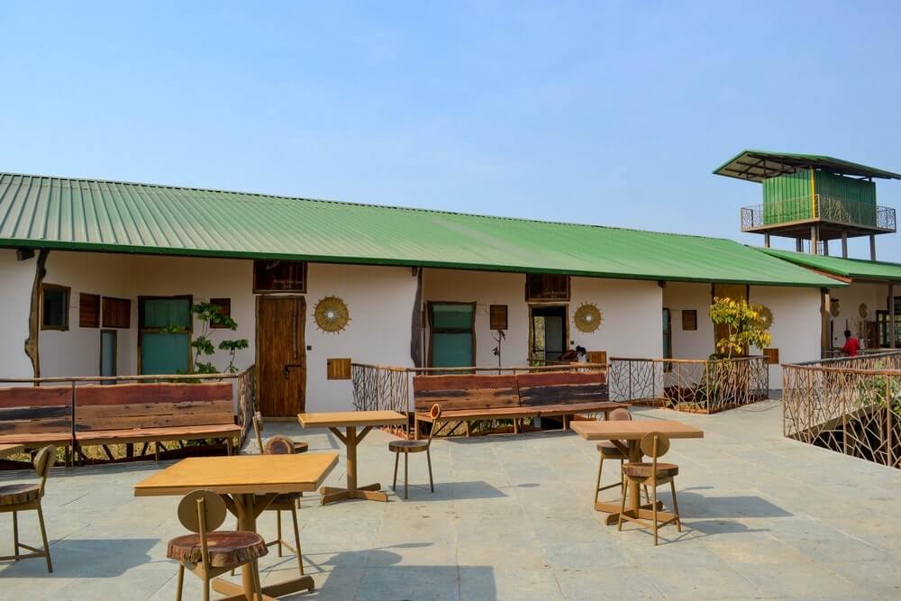 Machan-like platform for cottages