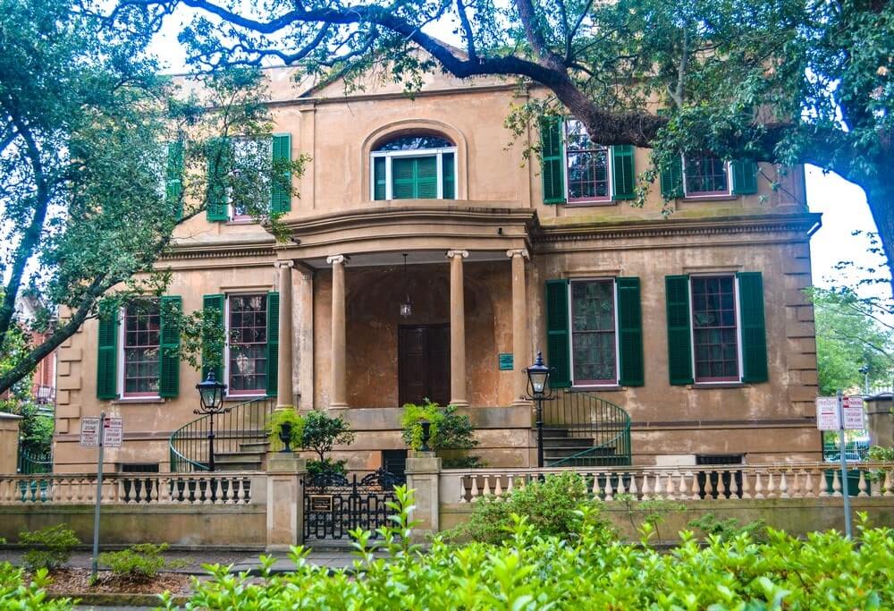 Owens-Thomas House and Slave Quarters