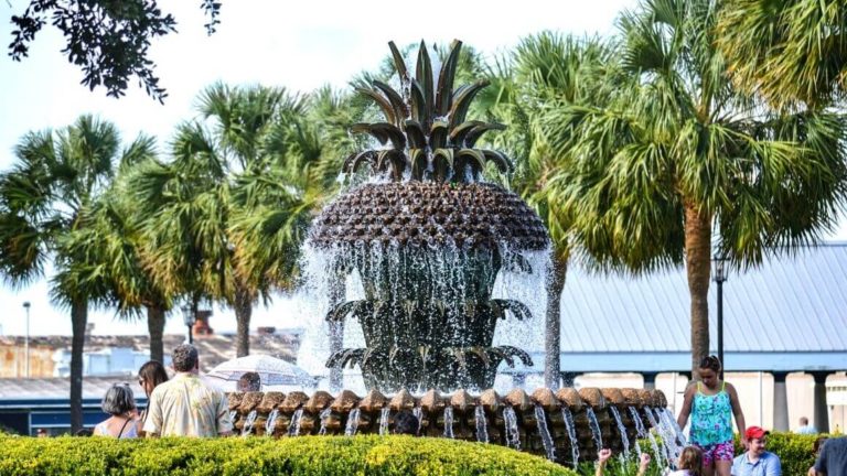 Visiting Charleston South Carolina? Here are the best things to do in Charleston SC in one day. Here's how to see and do the best if you have just 24 hours in Charleston. Charleston SC Things to do | Charleston SC Travel Tips #Charleston #USA