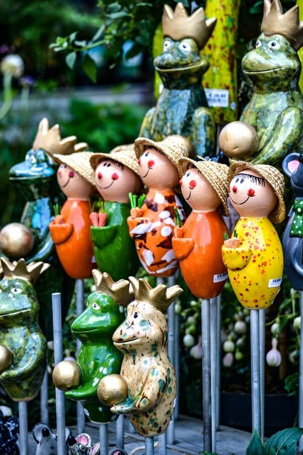 Garden dolls at Viktualienmarkt in Munich