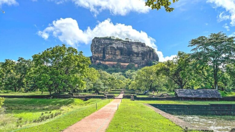 Want to climb Sigiriya rock fortress but not sure if you can? Read this exclusive Sigiriya climbing guide from a not-so-fit climber and find out the best way to hike to the top of Sigiriya. Lots of tips included. #Sigiriya #SriLanka