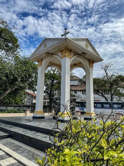 small catholic monument near Negombo Fish Market