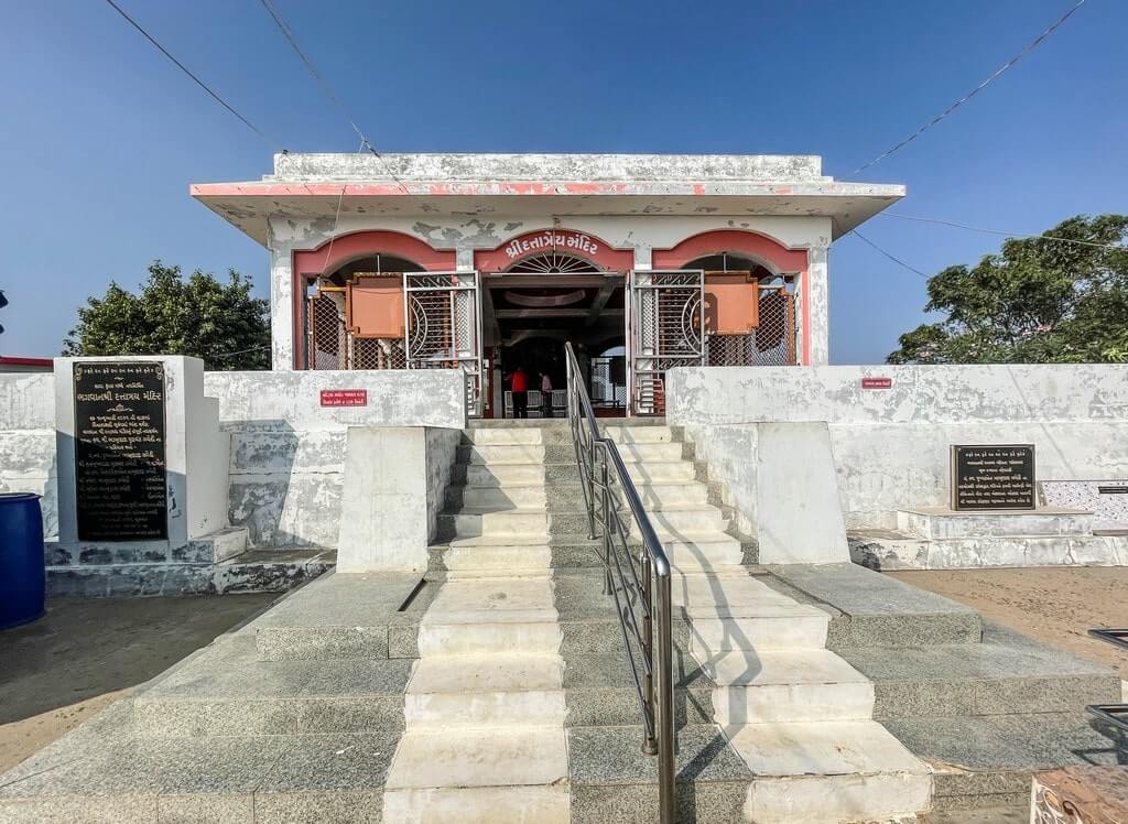 400-year-old Dattatreya Temple in Kalo Dungar