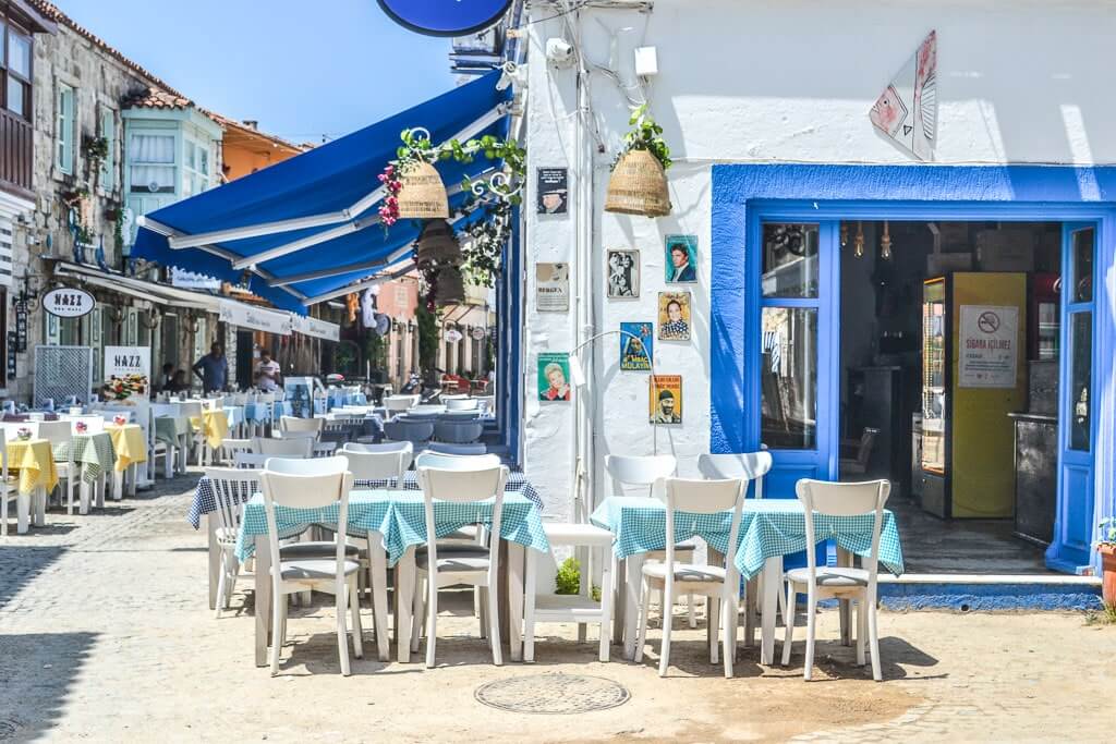 Alfresco restaurant in Alacati