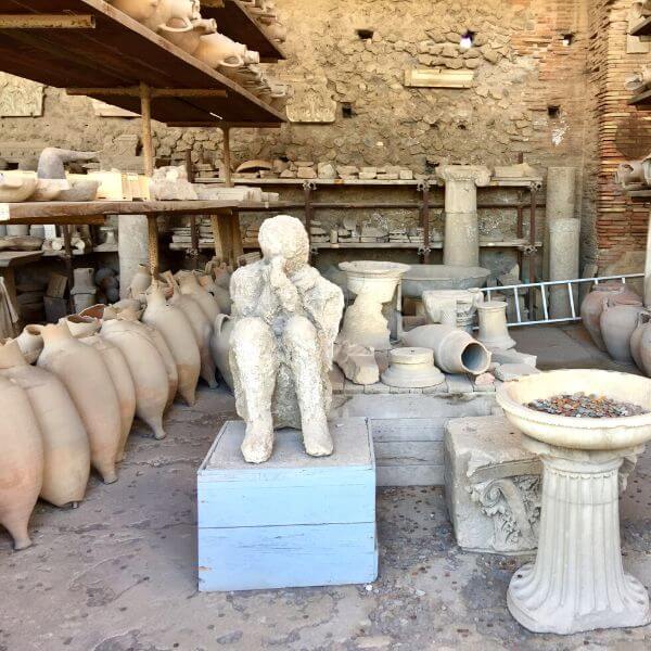 Plastercast of the sitting man in Pompeii