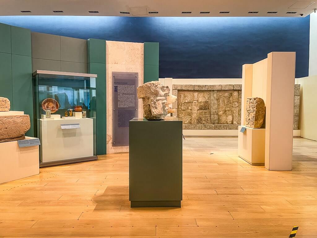 Displays at the Museo Maya
