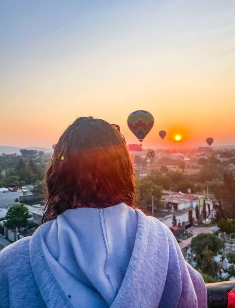 Experiencing a sunrise from the hot air balloon at Teotihuacan