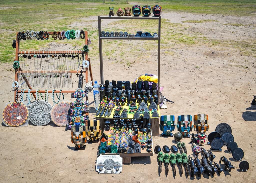 Obsidian artifacts in Teotihuacan