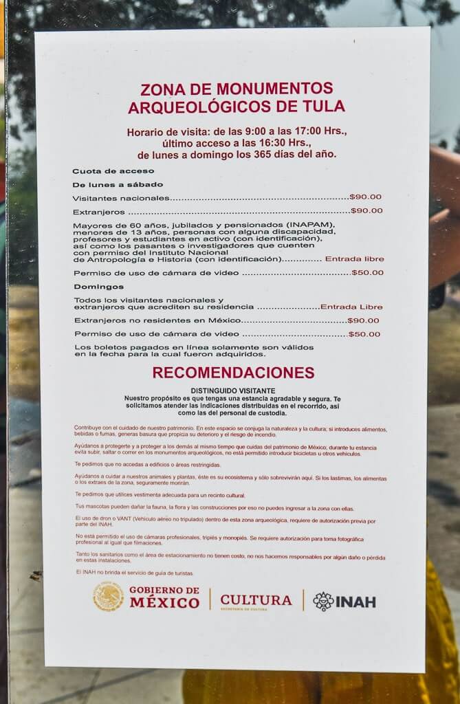 Opening hours notice at Tula Archeological Site in Mexico