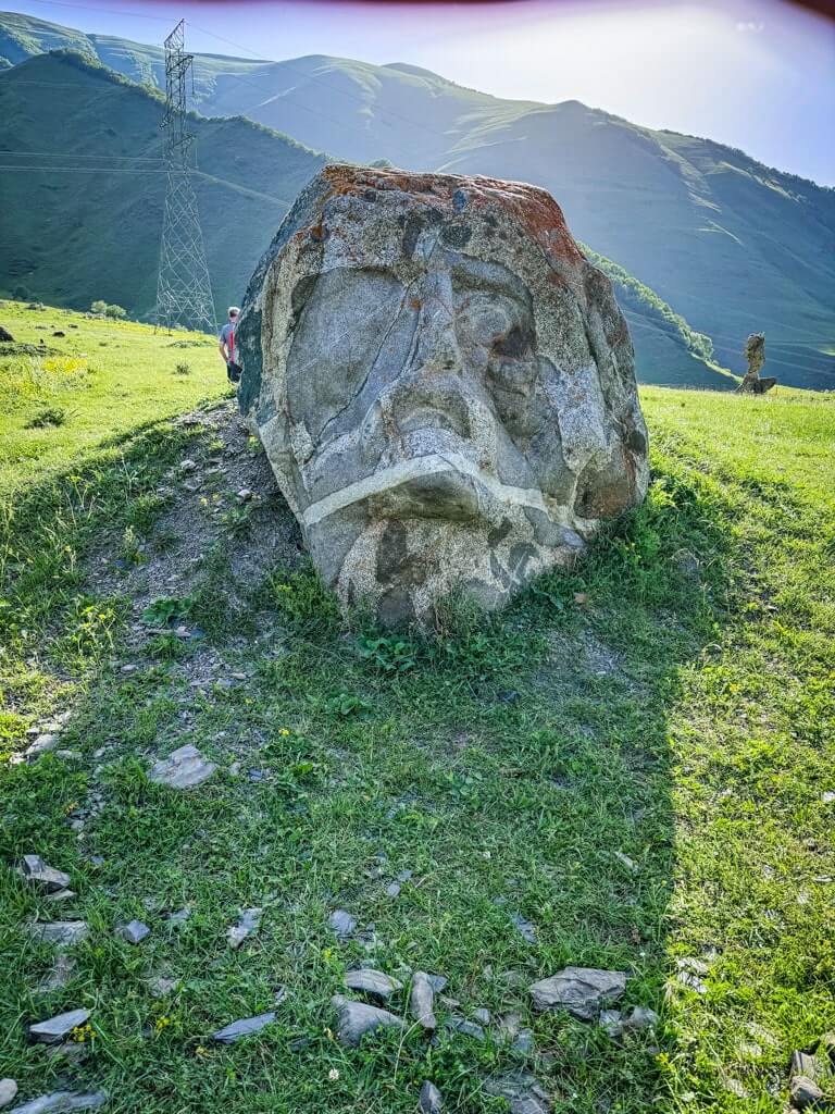 Giant stone heads of Sno