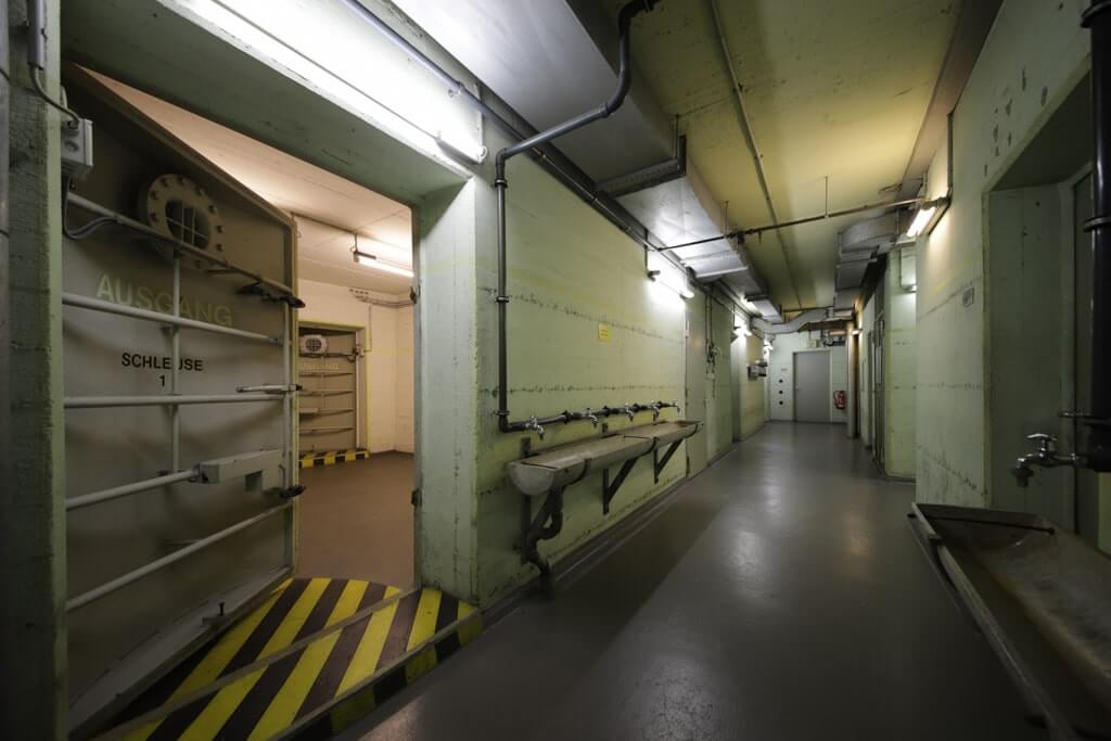 Replica of the entrance to ‘Tunnel 29’ on a scale of 1:1 © Berliner Unterwelten e.V. / Holger Happel